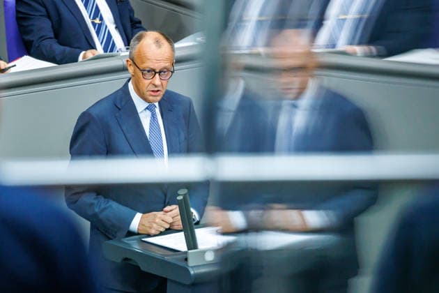 Bundestag Bundeskanzler Friedrich Merz (CDU) im Deutschen Bundestag am 11.06.26 in Berlin. Berlin Berlin Deutschland Bundestag *** Bundestag Federal Chancellor Friedrich Merz CDU in the German Bundestag on 11 06 26 in Berlin Berlin Berlin Germany Bundestag