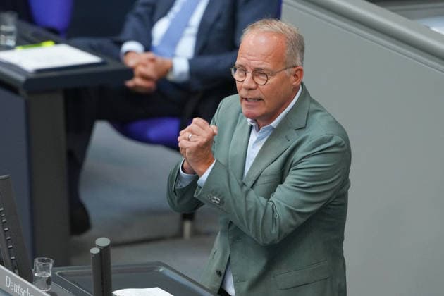Deutscher Bundestag, 83. Plenarsitzung Matthias Miersch (SPD) im Portrait bei seiner Rede nach der Regierungserklaerung bei der 83. Sitzung des Deutschen Bundestag in Berlin, 11.06.2026 Berlin Berlin Deutschland *** German Bundestag, 83rd plenary session Matthias Miersch SPD in portrait during his speech after the government statement at the 83rd session of the German Bundestag in Berlin, 11 06 2026 Berlin Berlin Germany
