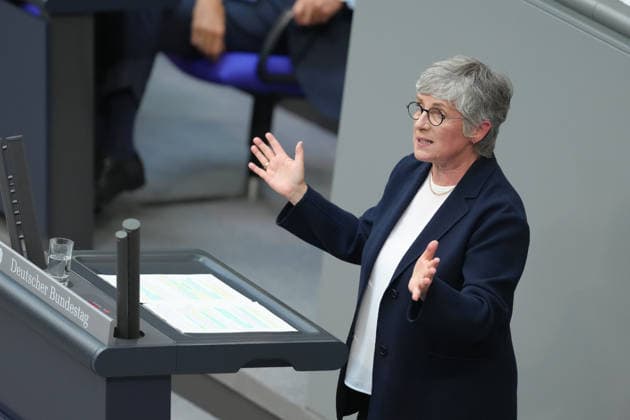 Deutscher Bundestag, 83. Plenarsitzung Britta Hasselmann (Gruene) im Portrait mit energischer Gestik bei ihrer Rede nach der Regierungserklaerung bei der 83. Sitzung des Deutschen Bundestag in Berlin, 11.06.2026 Berlin Berlin Deutschland *** German Bundestag, 83 Plenary Session Britta Hasselmann Gruene in portrait with energetic gestures during her speech after the government declaration at the 83rd session of the German Bundestag in Berlin, 11 06 2026 Berlin Berlin Germany