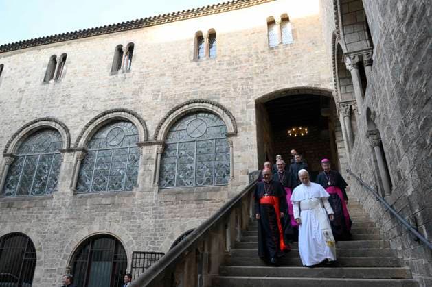 SPAIN - POPE LEO XIV BIDS FAREWELL TO BARCELLONA AT THE JOSEP TERRADELLAS BARCELONA - EL PRAT INTERNATIONAL AIRPORT IN BARCELONA, SPAIN - 2026 6 11 Spain, Vatican, 2026 6 11 Pope Leo XIV leaves the Archbishop s Residence to head at the Josep Tarradellas Barcelona-El Prat International Airport in Barcelona, Catalonia, Spain EDITORIAL USE ONLY - NO BOOKS Copyright: xVATICANxMEDIA CPPx