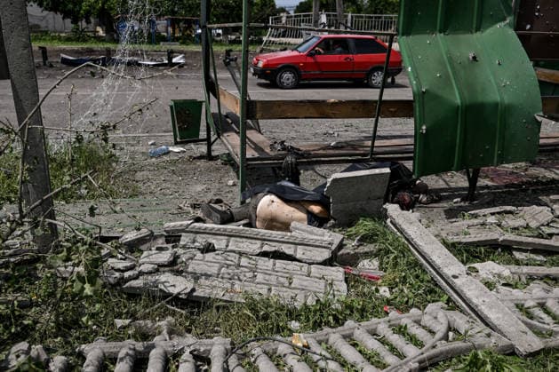 RECORD DATE NOT STATED Russians Hit Zaporizhzhia With KAB Bombs - Ukraine CAUTION, SENSITIVE CONTENT. The bodies of people killed in a Russian strike with guided aerial bombs are seen at a public transport stop in the settlement of Balabyne, Zaporizhzhia region, Ukraine, on June 7, 2026. Russian forces attacked the settlement with guided aerial bombs (KABs), which struck near the public transport stop. Three people were killed and at least five others were injured in the attack. Private homes were also damaged Photo by Dmytro Smolienko Ukrinform ABACAPRESS.COM Zaporizhzhia region Ukraine  Copyright: xSmoliyenkoxDmytro Ukrinform ABACAx