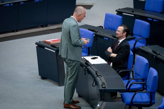 Bundestag, Matthias Miersch Reichstagsgebäude, Bundestag, Sitzungswoche, Dirk Wiese, SPD, Matthias Miersch Berlin Berlin GER *** Bundestag, Matthias Miersch Reichstag building, Bundestag, session week, Dirk Wiese, SPD, Matthias Miersch Berlin Berlin GER