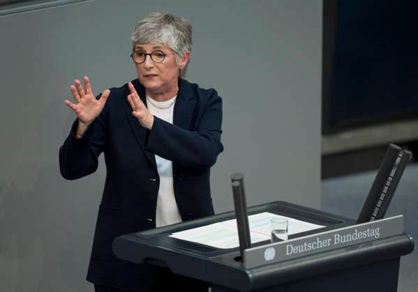 Berlin, Deutschland, 11.06.2026: Abgeordnete während der 83. Sitzung des Deutschen Bundestages im Plenarsaal des Reichstagsgebäudes. Foto: Britta Haßelmann (Bündnis 90 Die Grünen) *** Berlin, Germany, 11 06 2026 Members during the 83rd session of the German Bundestag in the plenary chamber of the Reichstag building Photo Britta Haßelmann Bündnis 90 Die Grünen Copyright: HMBxMedia xMarcoxBader