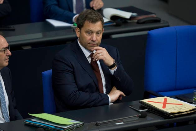 Berlin, Deutschland, 11.06.2026: Abgeordnete während der 83. Sitzung des Deutschen Bundestages im Plenarsaal des Reichstagsgebäudes. Foto: Lars Klingbeil (Finanzminister, SPD) *** Berlin, Germany, 11 06 2026 Members during the 83rd session of the German Bundestag in the plenary chamber of the Reichstag building Photo Lars Klingbeil Minister of Finance, SPD Copyright: HMBxMedia xMarcoxBader