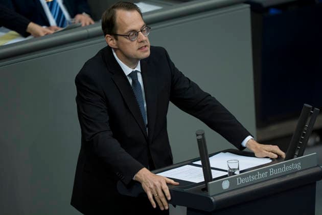 Berlin, Deutschland, 11.06.2026: Abgeordnete während der 83. Sitzung des Deutschen Bundestages im Plenarsaal des Reichstagsgebäudes. Foto: Sören Pellmann (Die Linke) *** Berlin, Germany, 11 06 2026 Members during the 83rd session of the German Bundestag in the plenary chamber of the Reichstag building Photo Sören Pellmann Die Linke Copyright: HMBxMedia xMarcoxBader