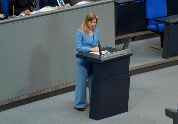 Berlin, Deutschland, 11.06.2026: Abgeordnete während der 83. Sitzung des Deutschen Bundestages im Plenarsaal des Reichstagsgebäudes. Foto: Simtje Möller (SPD) *** Berlin, Germany, 11 06 2026 Members of Parliament during the 83rd session of the German Bundestag in the plenary chamber of the Reichstag building Photo Simtje Möller SPD Copyright: HMBxMedia xMarcoxBader