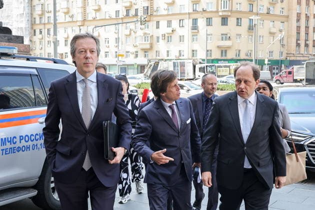 RUSSIA, MOSCOW - JUNE 11, 2026: The UK s Ambassador to Russia Nigel Casey, France s Ambassador to Russia Nicolas de Riviere, and Germany s Ambassador to Russia Alexander Graf Lambsdorff (L-R) arrive at the Russian Foreign Ministry headquarters. Yevgeny Messman TASS  93657680