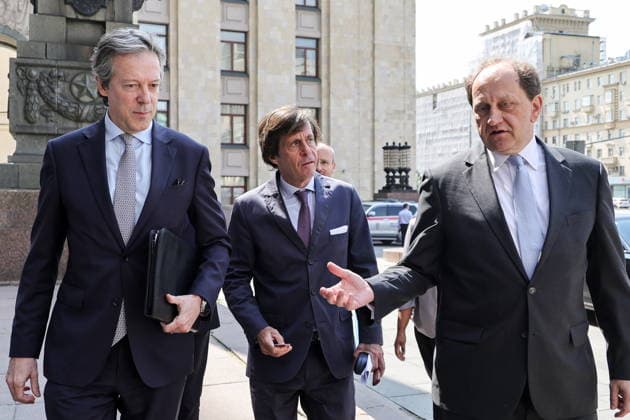 RUSSIA, MOSCOW - JUNE 11, 2026: The UK s Ambassador to Russia Nigel Casey, France s Ambassador to Russia Nicolas de Riviere, and Germany s Ambassador to Russia Alexander Graf Lambsdorff (L-R) arrive at the Russian Foreign Ministry headquarters. Yevgeny Messman TASS  93657745