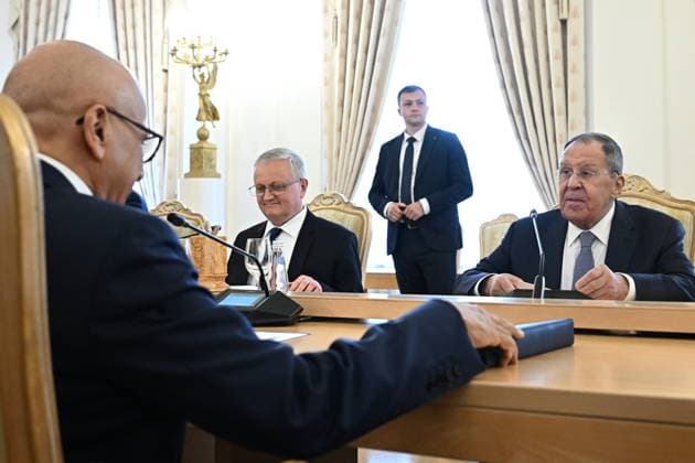 Russia Bahrain 9187683 11.06.2026 Bahraini Foreign Minister Abdullatif bin Rashid Al Zayani and Russian Foreign Minister Sergey Lavrov attend a meeting in Moscow, Russia. Kristina Solovyova Sputnik Moscow Russia  Copyright: xKristinaxSolovyovax