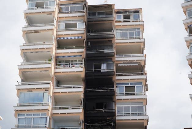 Two dead and 24 injured in a fire in Magaluf Mallorca Facade of the building where the fire has occurred, on June 11, 2026, in Magaluf, Mallorca, Balearic Islands Spain Two people have died in a fire in a block of apartments in Magaluf and 24 have been injured, eight of them firefighters The fire has originated on the third floor of the building and a dozen people remain confined inside 11 JUNE 2026 Javier Ferná Magaluf, Mallorca, Balearic Islands Magaluf, Mallorca, Balearic Islands Spain  Copyright: xJavierxFernandezx 7587955