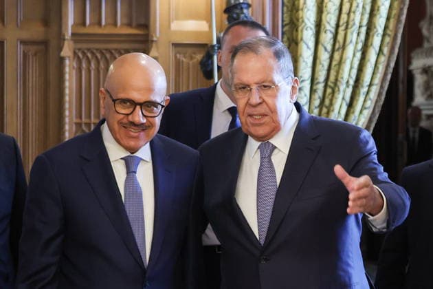 RUSSIA, MOSCOW - JUNE 11, 2026: Russia s Foreign Minister Sergei Lavrov (R) and Bahrain s Minister of Foreign Affairs Abdullatif bin Rashid Al Zayani hold a meeting at the Reception House of the Foreign Ministry. Valery Sharifulin TASS  93659095
