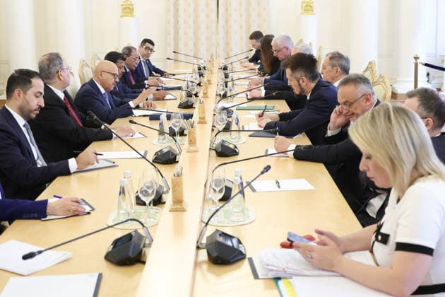 RUSSIA, MOSCOW - JUNE 11, 2026: Russia s Foreign Minister Sergei Lavrov and Bahrain s Minister of Foreign Affairs Abdullatif bin Rashid Al Zayani hold a meeting at the Reception House of the Foreign Ministry. Valery Sharifulin TASS  93659316