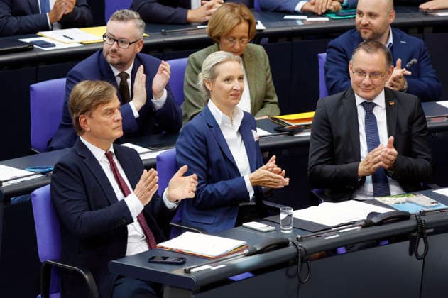 Bernd Neumann, Alice Weidel und Tino Chrupalla in der 83. Sitzung des 21. Deutschen Bundestages im Reichstagsgebäude. Berlin, 11.06.2026 *** Bernd Neumann, Alice Weidel and Tino Chrupalla at the 83rd session of the 21 German Bundestag in the Reichstag building Berlin, 11 06 2026 Foto:xR.xSchmiegeltx xFuturexImagex bundestagssitzung83_6616