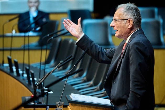 - Wien 11.06.2026 - Debatte Budget Österreichisches Parlament - Der Nationalrat trat heute im Hohen Haus zu einer regluären Nationalratssitzung zusammen. Haupthema war die gestrige Budgetrede des Finanzministers und die Debatte darüber. PHOTO: Finanzminister Markus Marterbauer (SPÖ) auf der Regierungsbank.. Vienna (AUSTRIA) - Austrian Parliament National Council session - The National Council met today in Parliament for a regular National Council session. The topic of the plenary session was the Budget Speech by the Austrian Minister of Finance. Budget, Finanzen, Staatsfinanzen, Geld, Steuern, Ausgaben, Einnahmen, Regierung, echtes Dopelbudet 2027 28 , 2028, Schulden, Nationalratssitzung, Nationalrat SItzung Debatte zu Budgetprä 