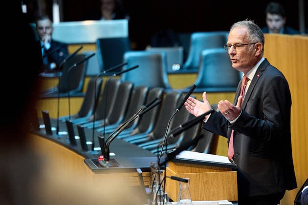 - Wien 11.06.2026 - Debatte Budget Österreichisches Parlament - Der Nationalrat trat heute im Hohen Haus zu einer regluären Nationalratssitzung zusammen. Haupthema war die gestrige Budgetrede des Finanzministers und die Debatte darüber. PHOTO: Finanzminister Markus Marterbauer (SPÖ) auf der Regierungsbank.. Vienna (AUSTRIA) - Austrian Parliament National Council session - The National Council met today in Parliament for a regular National Council session. The topic of the plenary session was the Budget Speech by the Austrian Minister of Finance. Budget, Finanzen, Staatsfinanzen, Geld, Steuern, Ausgaben, Einnahmen, Regierung, echtes Dopelbudet 2027 28 , 2028, Schulden, Nationalratssitzung, Nationalrat SItzung Debatte zu Budgetprä 
