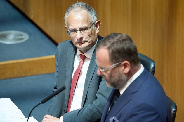 - Wien 11.06.2026 - Debatte Budget Österreichisches Parlament - Der Nationalrat trat heute im Hohen Haus zu einer regluären Nationalratssitzung zusammen. Haupthema war die gestrige Budgetrede des Finanzministers und die Debatte darüber. PHOTO: Finanzminister Markus Marterbauer (L SPÖ) und Staatssekretär Josef Schellhorn auf der Regierungsbank. Aussenministerin Beate Meinl-Reisinger (NEOS), Vizekanzler Andreas Babler (SPÖ), FPÖ-Bundesparteiobmann Herbert Kickl, am Rednerpult, Bundeskanzler Christian Stocker (ÖVP) auf der Regierungsbank. Nationalratspräsident Walter Rosenkranz (FPÖ). Vienna (AUSTRIA) - Austrian Parliament National Council session - The National Council met today in Parliament for a regular National Council session 