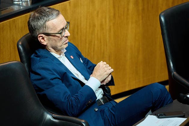 - Wien 11.06.2026 - Debatte Budget Österreichisches Parlament - Der Nationalrat trat heute im Hohen Haus zu einer regluären Nationalratssitzung zusammen. Haupthema war die gestrige Budgetrede des Finanzministers und die Debatte darüber. PHOTO: FPÖ-Bundesparteiobmann Herbert Kickl. Vienna (AUSTRIA) - Austrian Parliament National Council session - The National Council met today in Parliament for a regular National Council session. The topic of the plenary session was the Budget Speech by the Austrian Minister of Finance. Budget, Finanzen, Staatsfinanzen, Geld, Steuern, Ausgaben, Einnahmen, Regierung, echtes Dopelbudet 2027 28 , 2028, Schulden, Nationalratssitzung, Nationalrat SItzung Debatte zu Budgetpräsentation *** Vienna 11 06 2 