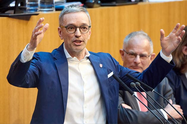 - Wien 11.06.2026 - Debatte Budget Österreichisches Parlament - Der Nationalrat trat heute im Hohen Haus zu einer regluären Nationalratssitzung zusammen. Haupthema war die gestrige Budgetrede des Finanzministers und die Debatte darüber. PHOTO: Finanzminister Markus Marterbauer (SPÖ) auf der Regierungsbank. FPÖ-Bundesparteiobmann Herbert Kickl (L) am Rednerpult. Vienna (AUSTRIA) - Austrian Parliament National Council session - The National Council met today in Parliament for a regular National Council session. The topic of the plenary session was the Budget Speech by the Austrian Minister of Finance. Budget, Finanzen, Staatsfinanzen, Geld, Steuern, Ausgaben, Einnahmen, Regierung, echtes Dopelbudet 2027 28 , 2028, Schulden, Nationa 