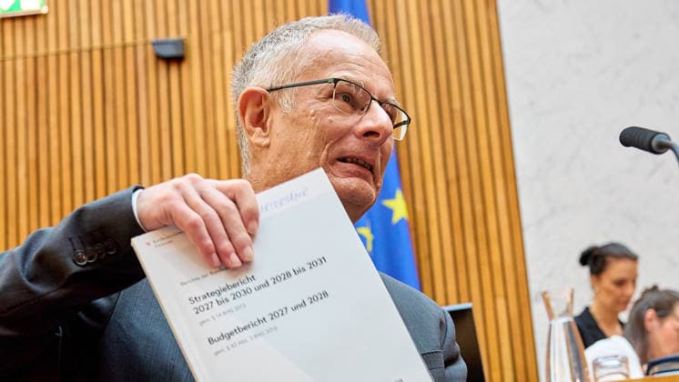 - Wien 11.06.2026 - Debatte Budget Österreichisches Parlament - Der Nationalrat trat heute im Hohen Haus zu einer regluären Nationalratssitzung zusammen. Haupthema war die gestrige Budgetrede des Finanzministers und die Debatte darüber. PHOTO: Finanzminister Markus Marterbauer (SPÖ) auf der Regierungsbank. Aussenministerin Beate Meinl-Reisinger (NEOS), Vizekanzler Andreas Babler (SPÖ), FPÖ-Bundesparteiobmann Herbert Kickl, am Rednerpult, Bundeskanzler Christian Stocker (ÖVP) auf der Regierungsbank. Nationalratspräsident Walter Rosenkranz (FPÖ). Vienna (AUSTRIA) - Austrian Parliament National Council session - The National Council met today in Parliament for a regular National Council session. The topic of the plenary session was 