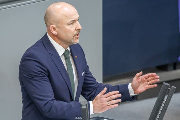 Bundestag Alexander Hoffmann (CDU CSU) im Deutschen Bundestag am 11.06.26 in Berlin. Berlin Berlin Deutschland Bundestag *** Bundestag Alexander Hoffmann CDU CSU in the German Bundestag on 11 06 26 in Berlin Berlin Berlin Germany Bundestag