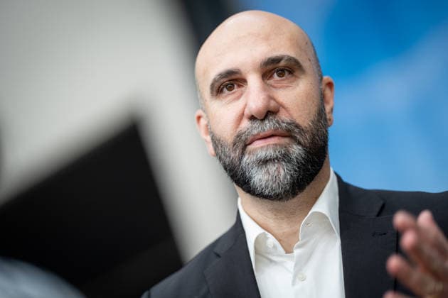 Ahmad Mansour, Psychologe, Autor und Islam-Experte, als Gast auf der Veranstaltung;TALK 60 Gesprächsreihe 60 Jahre Deutsch-Israelische Beziehungen der Konrad-Adenauer-Stiftung, Berlin Berlin Deutschland Bayerische Vertretung in Berlin *** Ahmad Mansour, psychologist, author and Islam expert, as a guest at the TALK 60 series of talks on 60 years of German-Israeli relations organized by the Konrad Adenauer Foundation, Berlin Berlin Germany Bavarian Representation in Berlin