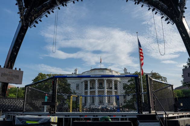 June 11, 2026, Washington, Dc, United States: Scenes from the Ulitmate Fighting Championship (UFC) arena on the South Lawn of the White House on June 11, 2026. The UFC will host the Freedom 250 fights on President TrumpÃ¢â‚¬â ¢s birthday on June 14, 2026. Washington United States - ZUMAl312 20260611_znp_l312_003 Copyright: xAndrewxLeydenx