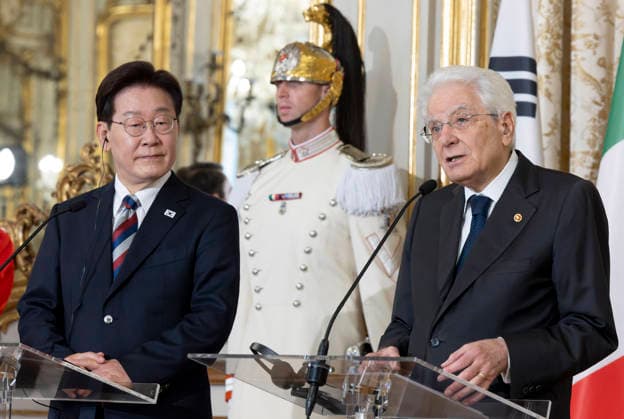 June 11, 2026, Rome, Rome, Italy: President Sergio Mattarella and President of the Republic of Korea Lee Jae Myung, during statements to the press, Rome, 11 06 2020 Rome Italy  - ZUMAa289 20260611_zia_a289_114 Copyright: xPaoloxGiandottix xAgfx