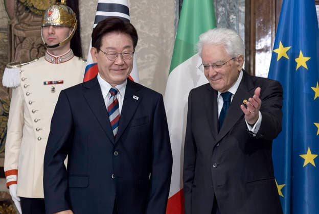 June 11, 2026, Rome, Rome, Italy: President Sergio Mattarella and President Lee Jae Myung of the Republic of Korea, Rome, 11 06 2020 *** Local Caption *** Roma - Il Presidente Sergio Mattarella e il Presidente della Repubblica di Corea Lee Jae Myung, oggi 11 giugno 2026 Rome Italy  - ZUMAa289 20260611_zia_a289_124 Copyright: xPaoloxGiandottix xAgfx