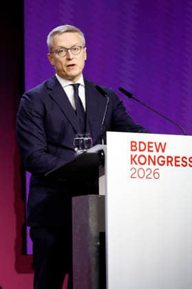 Karsten Wildberger beim BDEW Kongress 2026 in der Station . Berlin, 11.06.2026 *** Karsten Wildberger at the BDEW Congress 2026 in the Berlin Station, 11 06 2026 Foto:xR.xSchmiegeltx xFuturexImagex bdew_6619