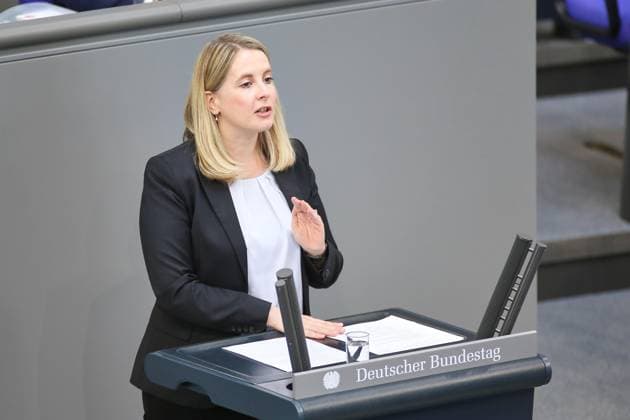 Berlin, Deutschland, 11.06.2026: Deutscher Bundestag: 83. Bundestagssitzung: Bundesministerin für Wohnen, Stadtentwicklung und Bauwesen Verena Hubertz (SPD) *** Berlin, Germany, 11 06 2026 German Bundestag 83 Bundestag session Federal Minister of Housing, Urban Development and Building Verena Hubertz SPD Copyright: xdtsxNachrichtenagenturx dts_122496