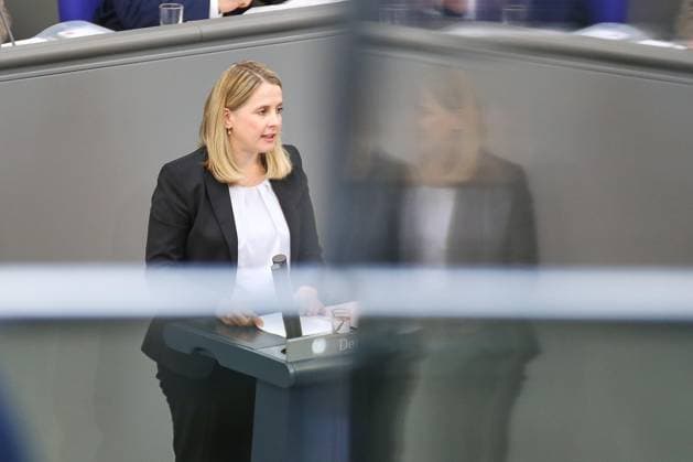 Berlin, Deutschland, 11.06.2026: Deutscher Bundestag: 83. Bundestagssitzung: Bundesministerin für Wohnen, Stadtentwicklung und Bauwesen Verena Hubertz (SPD) *** Berlin, Germany, 11 06 2026 German Bundestag 83 Bundestag session Federal Minister of Housing, Urban Development and Building Verena Hubertz SPD Copyright: xdtsxNachrichtenagenturx dts_122503