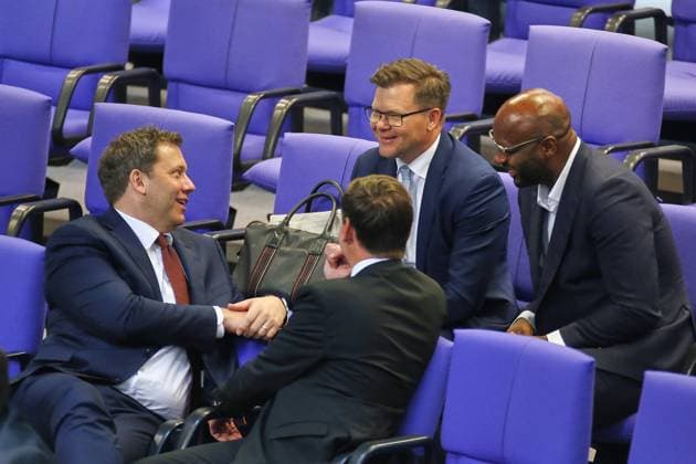 Berlin, Deutschland, 11.06.2026: Deutscher Bundestag: 83. Bundestagssitzung: Bundesminister der Finanzen Lars Klingbeil (SPD), Sebastian Hartmann (SPD), Bundesminister für Umwelt, Klimaschutz, Naturschutz und nukleare Sicherheit Carsten Schneider (SPD), Armand Zorn (SPD) *** Berlin, Germany, 11 06 2026 German Bundestag 83 Bundestag session Federal Minister of Finance Lars Klingbeil SPD , Sebastian Hartmann SPD , Federal Minister for the Environment, Climate Protection, Nature Conservation and Nuclear Safety Carsten Schneider SPD , Armand Zorn SPD Copyright: xdtsxNachrichtenagenturx dts_122513