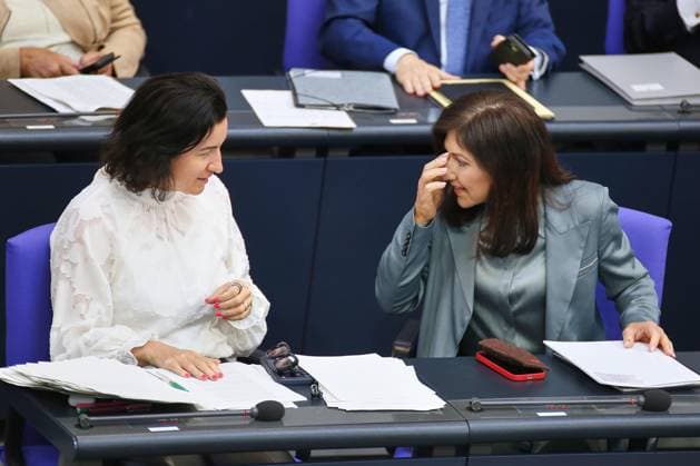 Berlin, Deutschland, 11.06.2026: Deutscher Bundestag: 83. Bundestagssitzung: Bundesministerin für Forschung, Technologie und Raumfahrt Dorothee Bär (CSU) und Bundesministerin für Wirtschaft und Energie Katherina Reiche (CDU) *** Berlin, Germany, 11 06 2026 German Bundestag 83 Bundestag session Federal Minister for Research, Technology and Space Dorothee Bär CSU and Federal Minister for Economic Affairs and Energy Katherina Reiche CDU Copyright: xdtsxNachrichtenagenturx dts_122516