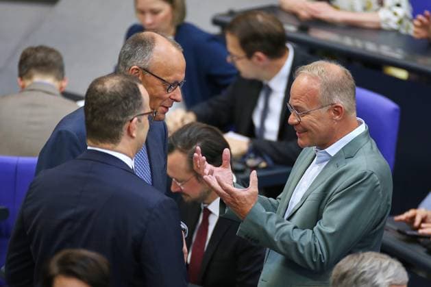 Berlin, Deutschland, 11.06.2026: Deutscher Bundestag: 83. Bundestagssitzung: Bundeskanzler Friedrich Merz (CDU), Jens Spahn (CDU) und Matthias Miersch (SPD) *** Berlin, Germany, 11 06 2026 German Bundestag 83 Bundestag session Federal Chancellor Friedrich Merz CDU , Jens Spahn CDU and Matthias Miersch SPD Copyright: xdtsxNachrichtenagenturx dts_122495