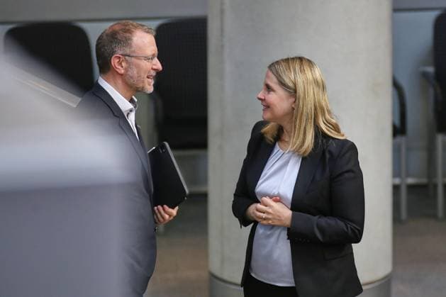 Berlin, Deutschland, 11.06.2026: Deutscher Bundestag: 83. Bundestagssitzung: Jan-Marco Luczak (CDU) und Verana Hubertz *** Berlin, Germany, 11 06 2026 German Bundestag 83 Bundestag session Jan Marco Luczak CDU and Verana Hubertz Copyright: xdtsxNachrichtenagenturx dts_122618