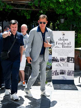 IPA85579314 - Taormina, 72nd Taormina Film Fest 2026 Day 2 Clive Owen™s photocall In the photo: Clive Owen  Copyright: xManuelexMangiarottix xDxAvanzo Mangiarottix 85579314