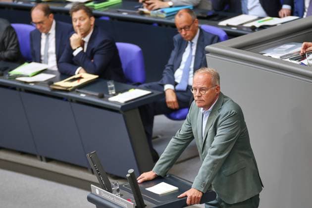 Berlin, Deutschland, 11.06.2026: Deutscher Bundestag: 83. Bundestagssitzung: Bundesminister des Innern Alexander Dobrindt (CSU), Bundesminister der Finanzen Lars Klingbeil (SPD), Bundeskanzler Friedrich Merz (CDU), Matthias Miersch (SPD) *** Berlin, Germany, 11 06 2026 German Bundestag 83 Bundestag session Federal Minister of the Interior Alexander Dobrindt CSU , Federal Minister of Finance Lars Klingbeil SPD , Federal Chancellor Friedrich Merz CDU , Matthias Miersch SPD Copyright: xdtsxNachrichtenagenturx dts_122583