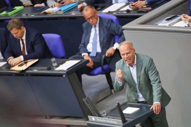 Berlin, Deutschland, 11.06.2026: Deutscher Bundestag: 83. Bundestagssitzung: Bundesminister der Finanzen Lars Klingbeil (SPD), Bundeskanzler Friedrich Merz (CDU), Matthias Miersch (SPD) *** Berlin, Germany, 11 06 2026 German Bundestag 83 Bundestag session Federal Minister of Finance Lars Klingbeil SPD , Federal Chancellor Friedrich Merz CDU , Matthias Miersch SPD Copyright: xdtsxNachrichtenagenturx dts_122586