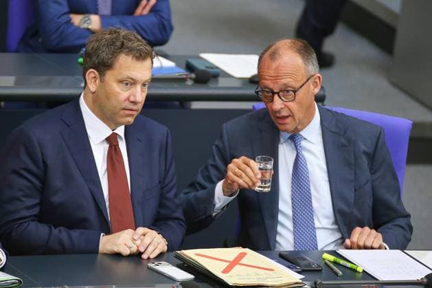 Berlin, Deutschland, 11.06.2026: Deutscher Bundestag: 83. Bundestagssitzung: Bundesminister der Finanzen Lars Klingbeil (SPD), Bundeskanzler Friedrich Merz (CDU) *** Berlin, Germany, 11 06 2026 German Bundestag 83 Bundestag session Federal Minister of Finance Lars Klingbeil SPD , Federal Chancellor Friedrich Merz CDU Copyright: xdtsxNachrichtenagenturx dts_122615
