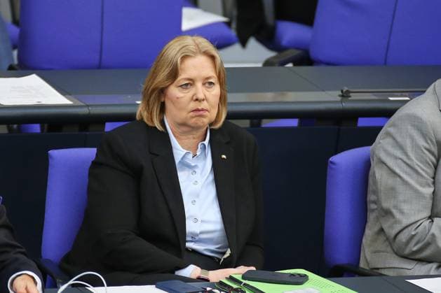 Berlin, Deutschland, 11.06.2026: Deutscher Bundestag: 83. Bundestagssitzung: Bundesministerin für Arbeit und Soziales Bärbel Bas (SPD) *** Berlin, Germany, 11 06 2026 German Bundestag 83 Bundestag session Federal Minister of Labor and Social Affairs Bärbel Bas SPD Copyright: xdtsxNachrichtenagenturx dts_122558