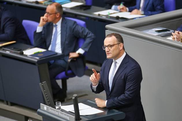 Berlin, Deutschland, 11.06.2026: Deutscher Bundestag: 83. Bundestagssitzung: Bundeskanzler Friedrich Merz (CDU) und Jens Spahn (CDU) *** Berlin, Germany, 11 06 2026 German Bundestag 83 Bundestag session Federal Chancellor Friedrich Merz CDU and Jens Spahn CDU Copyright: xdtsxNachrichtenagenturx dts_122570