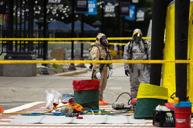 June 11, 2026, Washington, D.C, USA: First responders investigate a reported suspicious item at the intersection of 23rd Street and I Street NW. Washington USA  - ZUMAs298 20260611_zsp_s298_004 Copyright: xCalvinxStewartx
