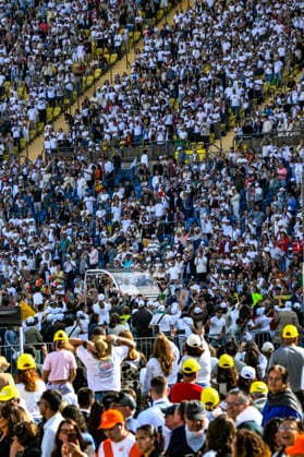 June 11, 2026, Gran Canaria: Pope Leo XIV celebrates the holy mass at the Gran Canaria Stadium during his apostolic journey to Spain, 11 June 2026. ANSA CIRO FUSCO. Gran Canaria  - ZUMAa110 20260611_zaf_a110_067 Copyright: xCiroxFuscox