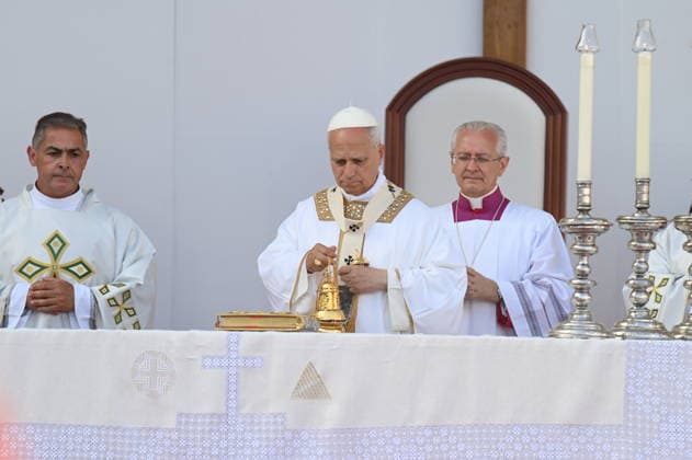Pope Leo XIV presides the multitudinous Holy Mass in Las Palmas de Gran Canaria Pope Leo XIV during the celebration of the multitudinous Holy Mass, on June 11, 2026, in Las Palmas de Gran Canaria, Canary Islands Spain This Eucharist marks the first time that a pontiff officially visits the Canary Islands archipelago and brings together more than 46,000 accredited faithful at the Gran Canaria Stadium as the great central act of his apostolic journey 11 JUNE 2026 POPE CANARIAS MASS STADIUM Eros Santana Las Palmas de Gran Canari Cana Las Palmas de Gran Canari Cana Espana  Copyright: xErosxSantanax xACFIx 7589821
