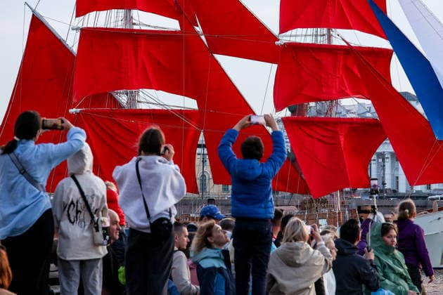 RUSSIA, ST PETERSBURG - JUNE 11, 2026: The Rossiya Russia brig sails on the Neva River during a rehearsal of the Scarlet Sails festival, an annual celebration for secondary school graduates. This year, the annual festival will be held on 27-28 June St Petersburg Russia  - ZUMAt113 20260611_zaa_t113_345 Copyright: xPeterxKovalevx