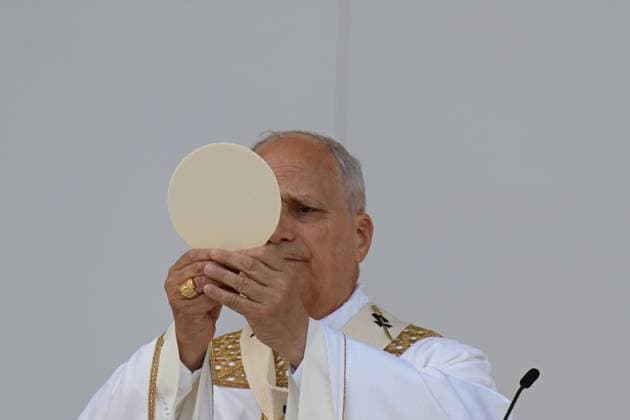 Pope Leo XIV presides the multitudinous Holy Mass in Las Palmas de Gran Canaria Pope Leo XIV during the celebration of the multitudinous Holy Mass, on June 11, 2026, in Las Palmas de Gran Canaria, Canary Islands Spain This Eucharist marks the first time that a pontiff officially visits the Canary Islands archipelago and brings together more than 46,000 accredited faithful at the Gran Canaria Stadium as the great central act of his apostolic journey 11 JUNE 2026 POPE CANARIAS MASS STADIUM Eros Santana Las Palmas de Gran Canari Cana Las Palmas de Gran Canari Cana Espana  Copyright: xErosxSantanax xACFIx 7589942