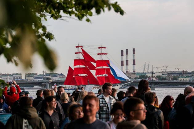 RUSSIA, ST PETERSBURG - JUNE 11, 2026: The Rossiya Russia brig sails on the Neva River during a rehearsal of the Scarlet Sails festival, an annual celebration for secondary school graduates. This year, the annual festival will be held on 27-28 June St Petersburg Russia  - ZUMAt113 20260611_zaa_t113_375 Copyright: xAlexanderxDemianchukx