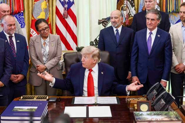 US President Donald Trump signs proclamation on commercial fishing US President Donald Trump speaks to reporters about restoring commercial fishing access to areas of the Pacific during a signing ceremony in the Oval Office of the White House in Washington, DC, USA, 11 June 2026. WASHINGTON DC United States  Copyright: xPool ABACAx