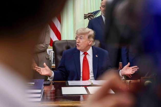 US President Donald Trump signs proclamation on commercial fishing US President Donald Trump speaks to reporters about restoring commercial fishing access to areas of the Pacific during a signing ceremony in the Oval Office of the White House in Washington, DC, USA, 11 June 2026. WASHINGTON DC United States  Copyright: xPool ABACAx