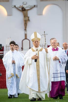 Pope Leo XIV presides the multitudinous Holy Mass in Las Palmas de Gran Canaria Pope Leo XIV during the celebration of the multitudinous Holy Mass, on June 11, 2026, in Las Palmas de Gran Canaria, Canary Islands Spain This Eucharist marks the first time a pontiff officially visits the Canary Islands and brings together more than 46,000 accredited faithful at the Gran Canaria Stadium as the main event of his apostolic journey 11 JUNE 2026 POPE MASS CANARY ISLANDS STADIUM VISIT PAPAL POOL Alejandro Barrosa Las Palmas de Gran Canaria Cana Las Palmas de Gran Canaria Cana Espana  Copyright: xAlejandroxBarrosax xACFIx xEuropx 7589984
